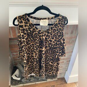 Fantastic fawn Animal Print Cold Shoulder Blouse size Medium
